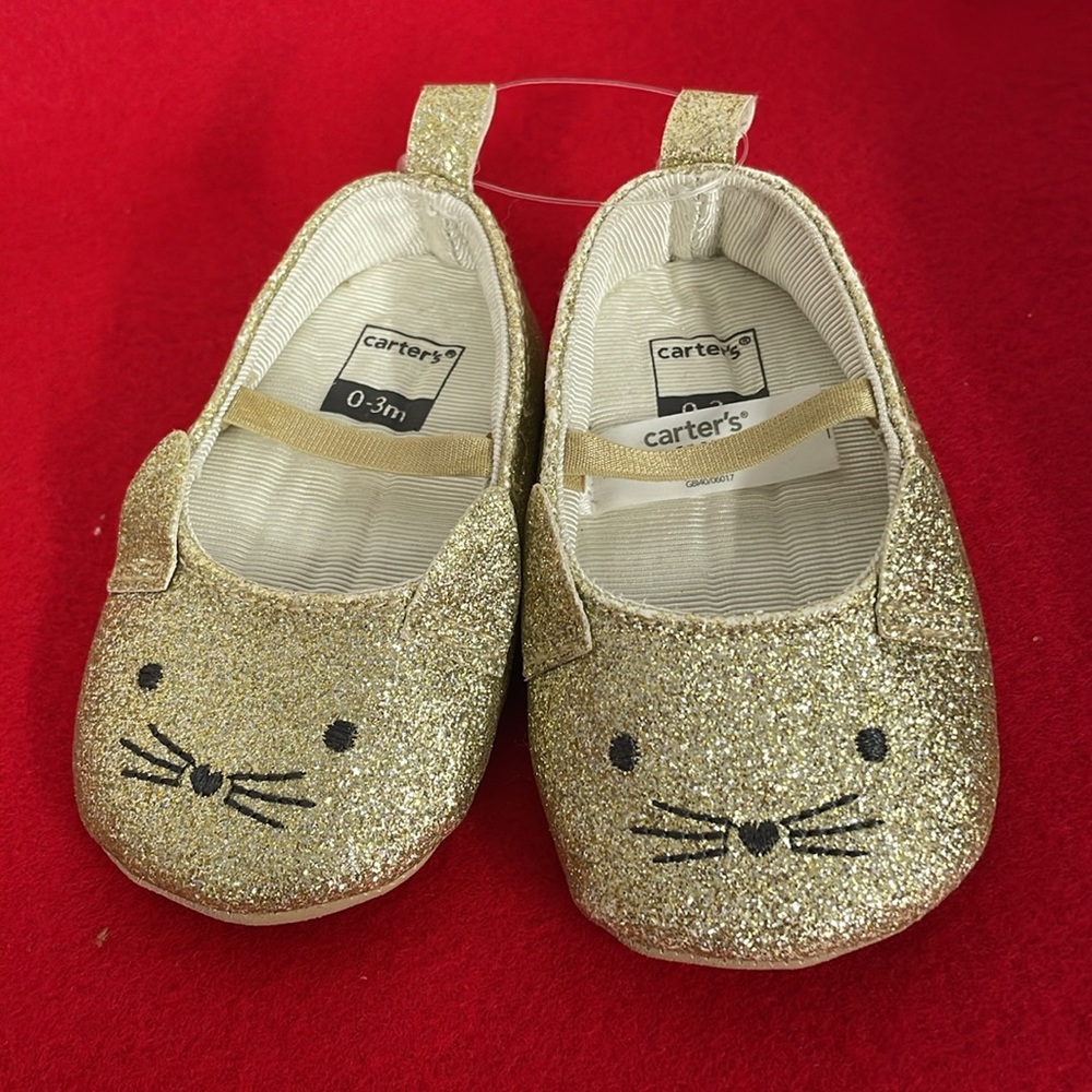 Carter's infant girls shoes size 0-3 months Lot of 2 - Picture 4 of 5